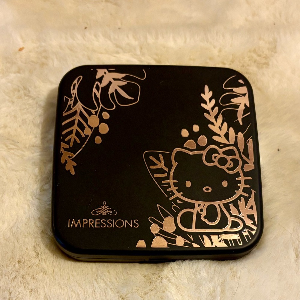 Impressions Sanrio Black and Gold Lighted Hello Kitty Compact Mirror
